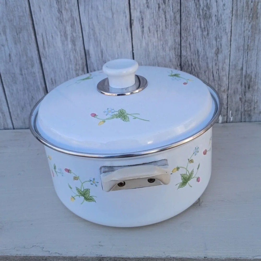Vintage Enamel Strawberry Cookware Set‎ White Pot and Pan Floral Pattern
